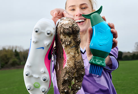Clean shoes in seconds